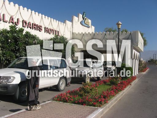 170 Abfahrt vom Hotel in Nizwa.JPG